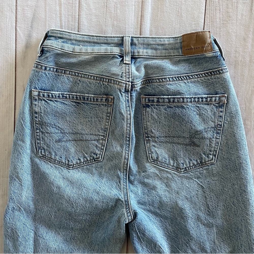 American Eagle Highest Rise Mom Jeans Women’s 00 Blue Distressed Ripped Comfort - Picture 11 of 14
